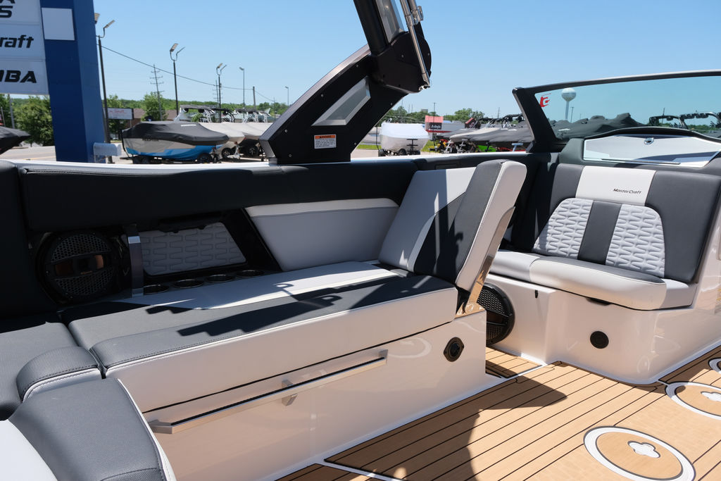 2023 MasterCraft X24 NEW DEALER DEMO  Icon