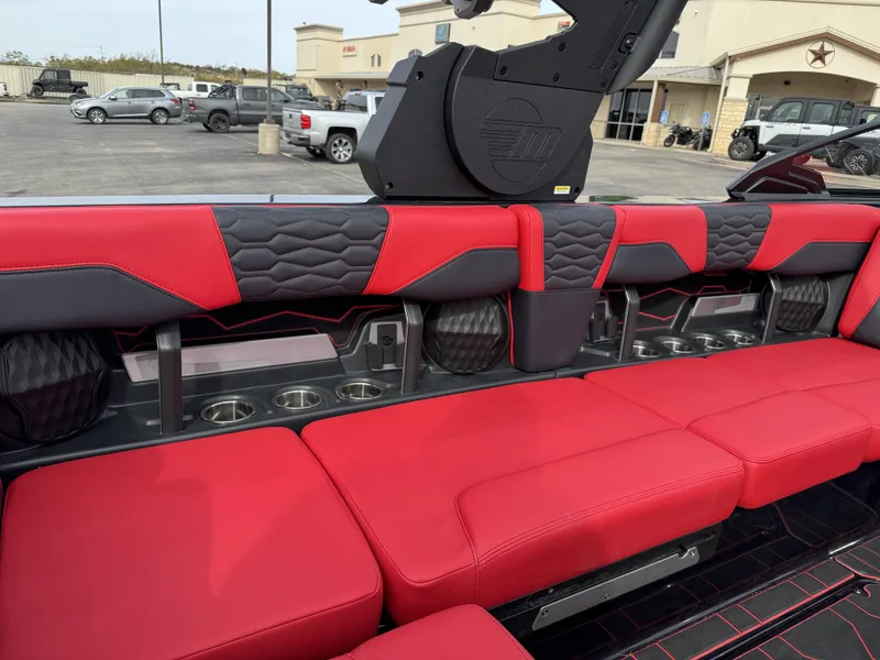 2025 Malibu 24 MXZ