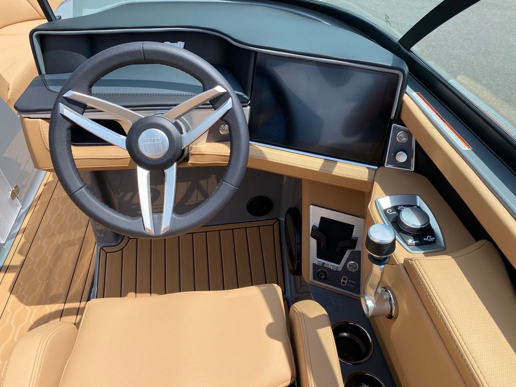 2025 MasterCraft XT24