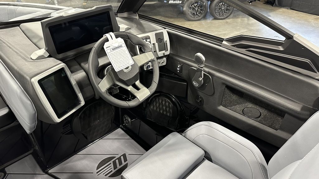 2024 Malibu Boats 22 LSV