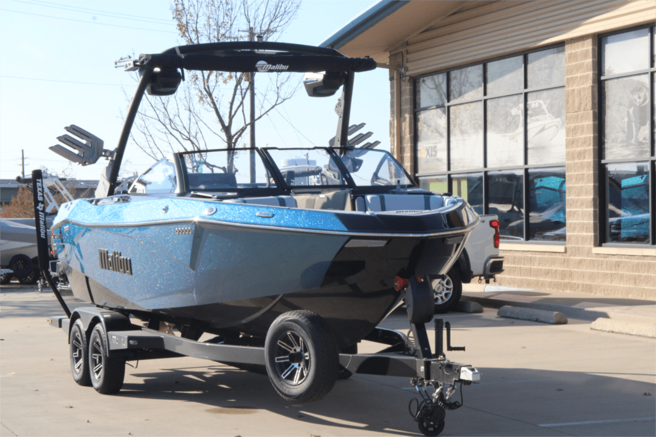 2025 Malibu 23 LSV