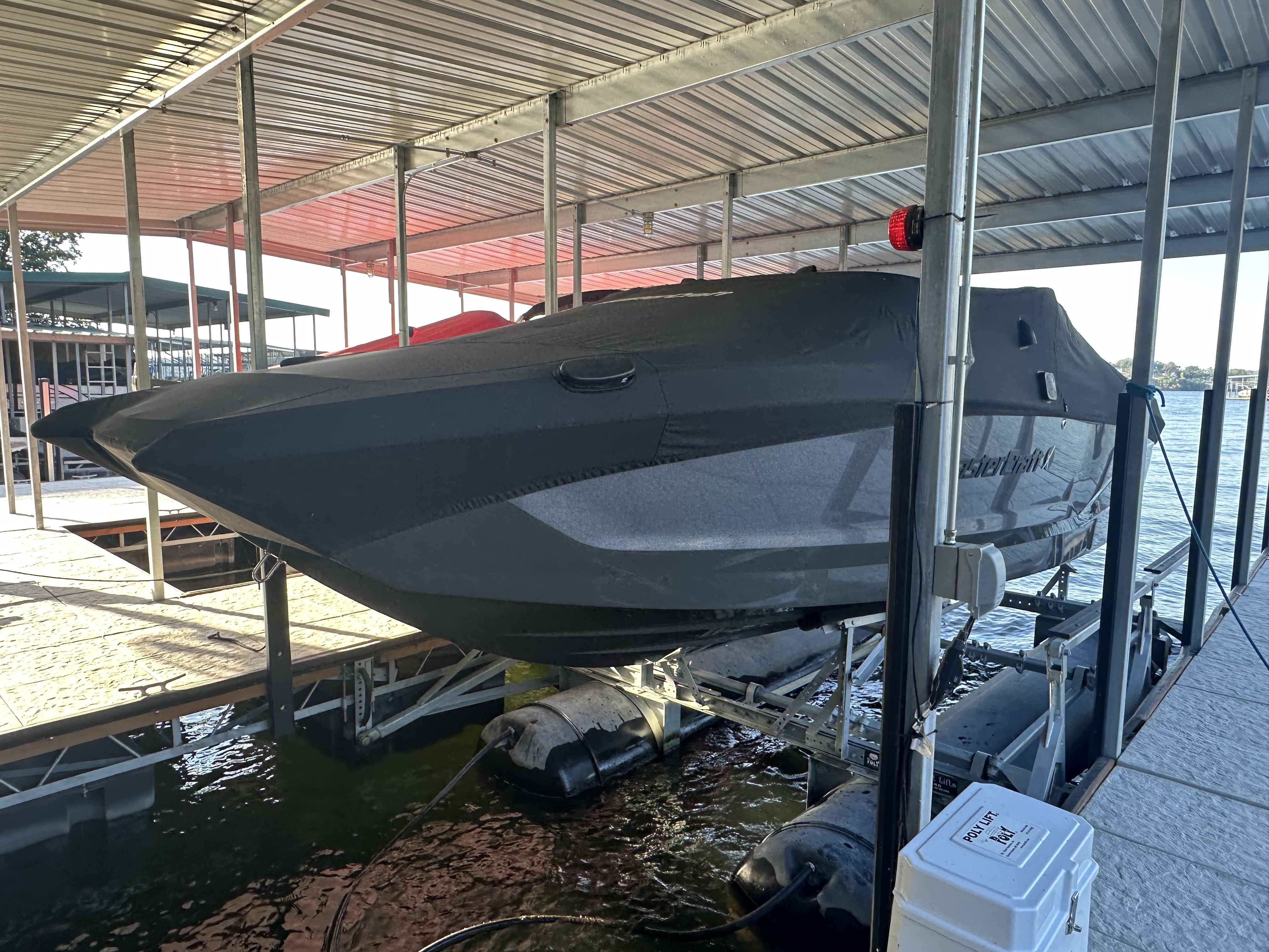 2021 MasterCraft X24