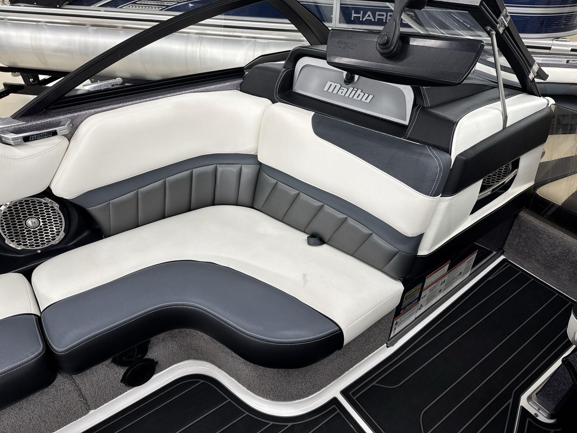 2016 Malibu 25 LSV