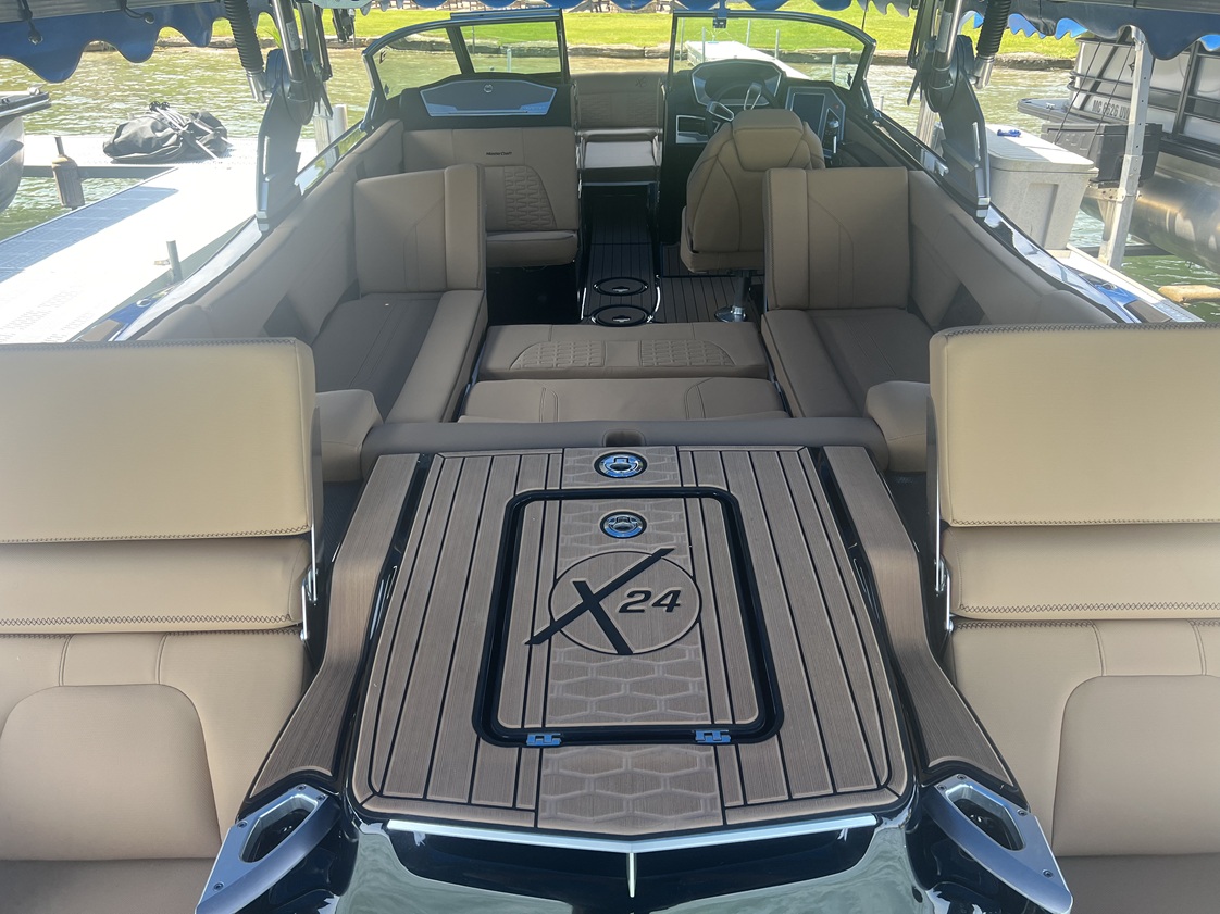 2021 Mastercraft X24