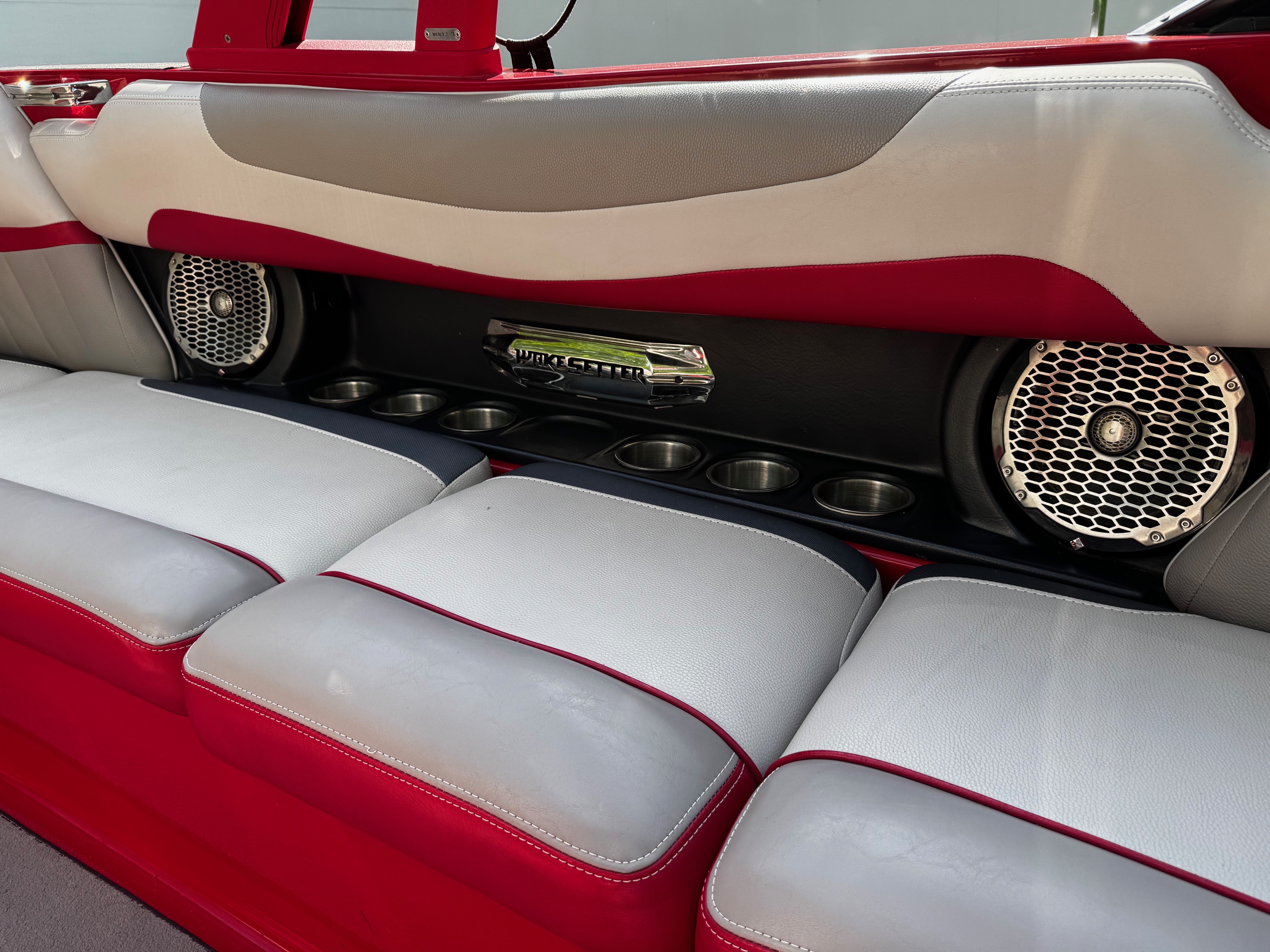 2013 Malibu Wakesetter 24 MXZ Icon