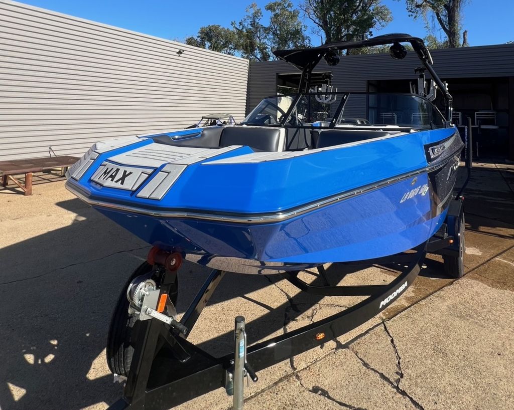 2021 MOOMBA Max