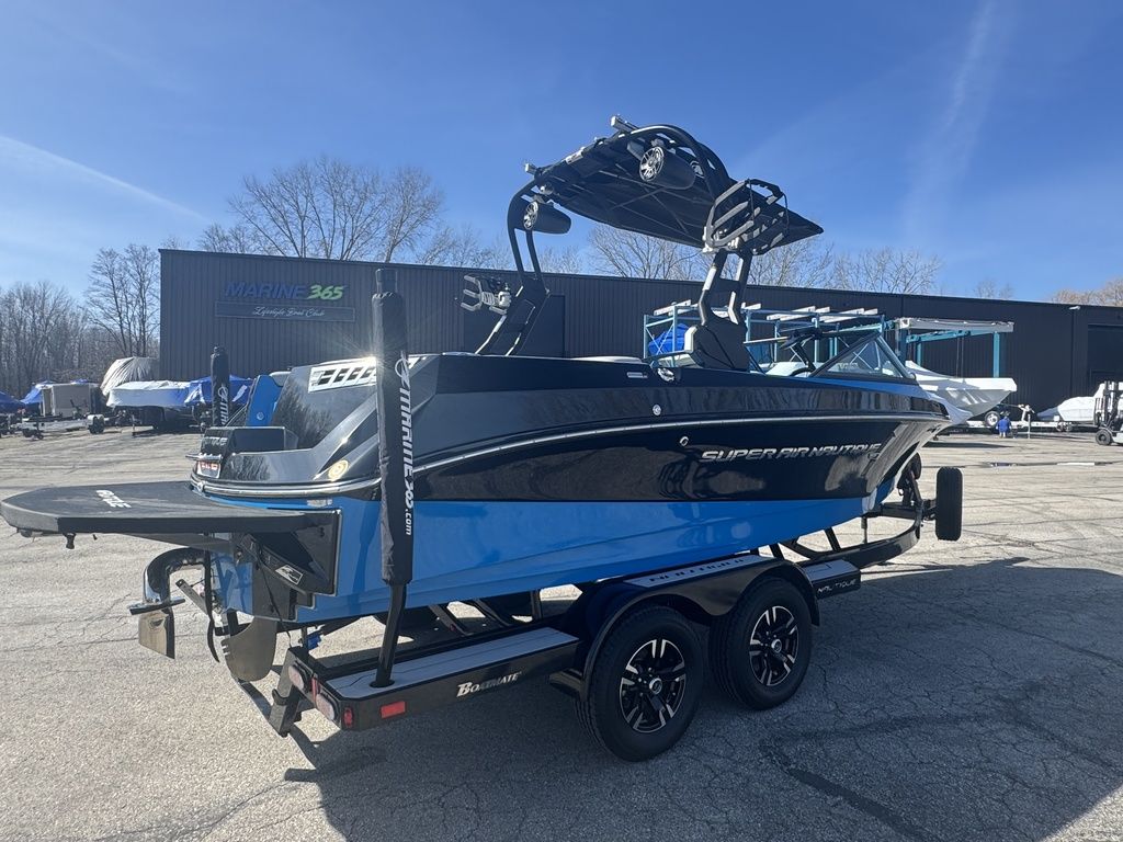 2021 Nautique Super Air Nautique 210