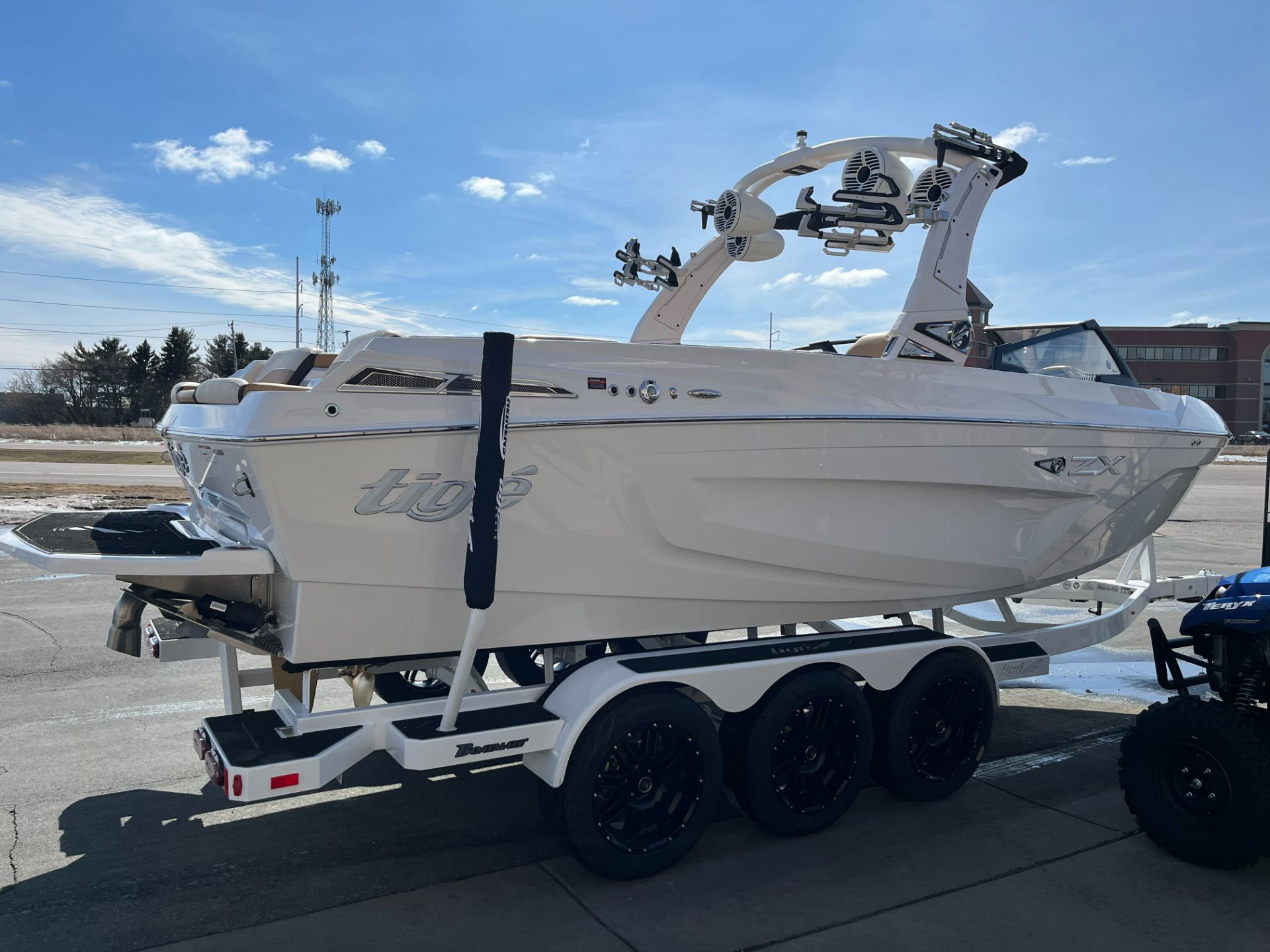 2022 Tige 23ZX. MINT Condition. USA DELIVERY AVAILABLE!