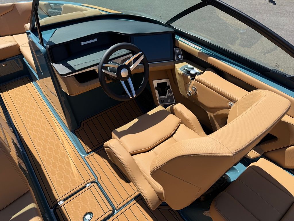2025 MasterCraft XT22