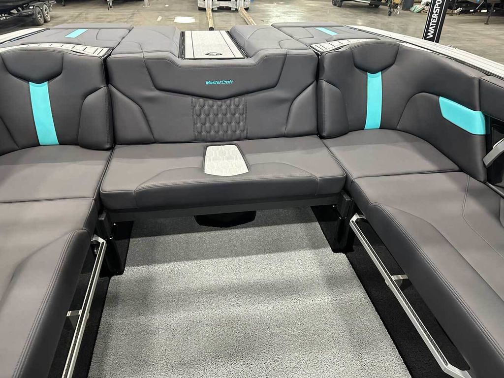 2025 MasterCraft XT22