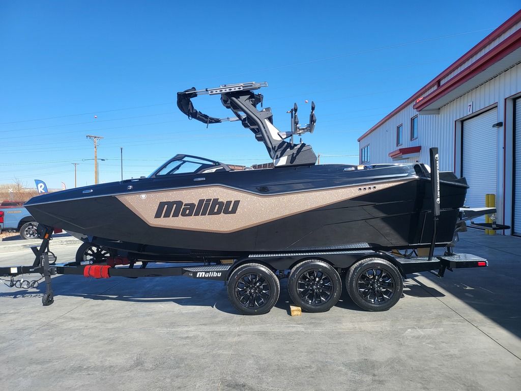 2025 Malibu Boats M230