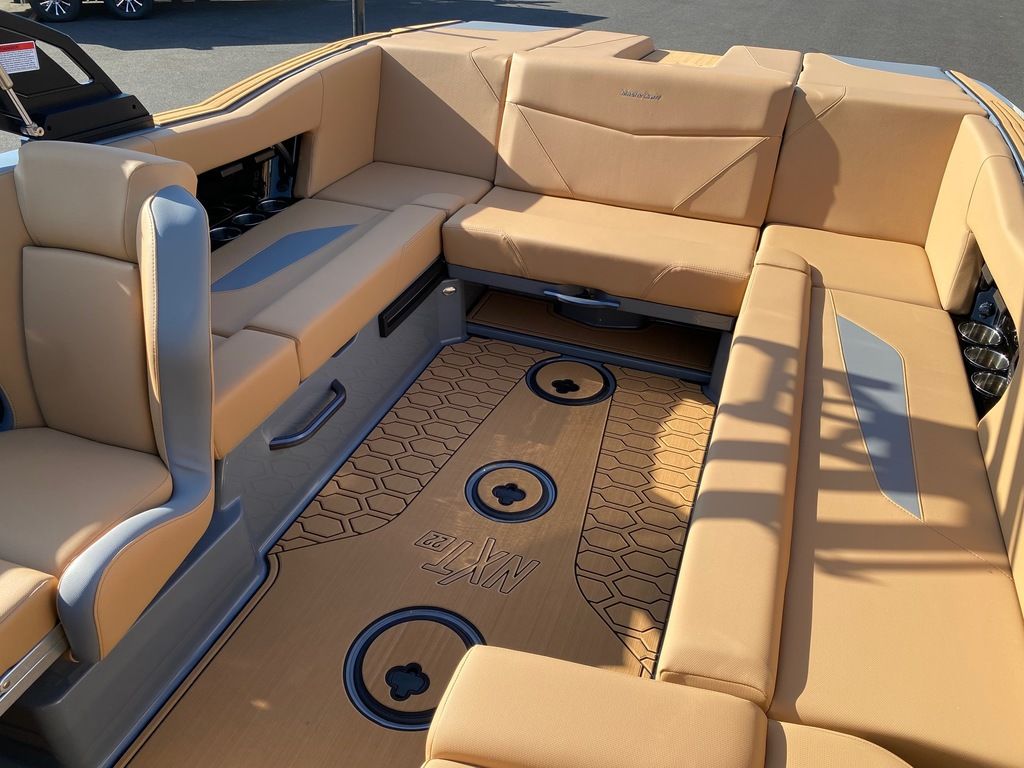 2025 MasterCraft NXT 22