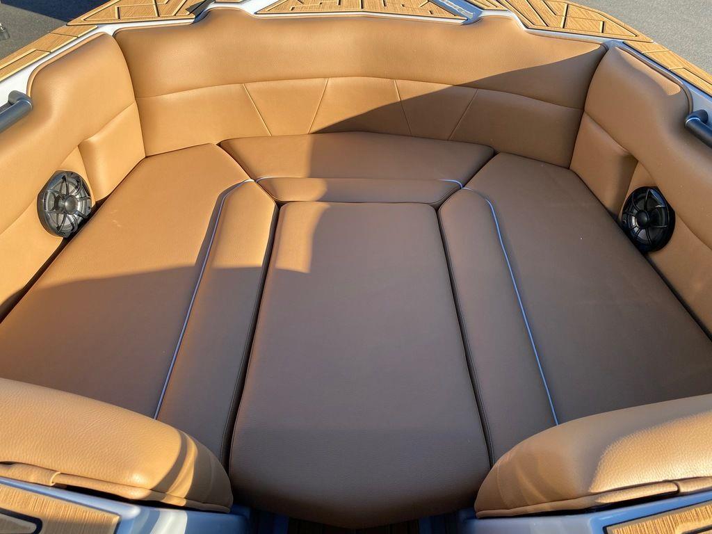 2024 MOOMBA Max