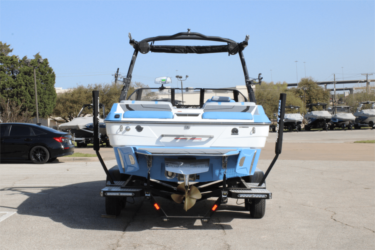 2025 Malibu 22 LSV