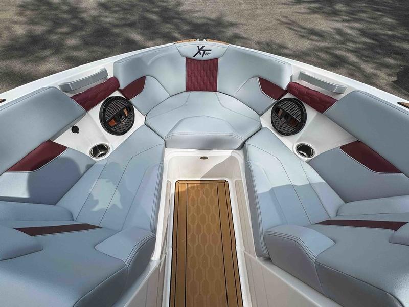 NEW 2024 MasterCraft XT22 T