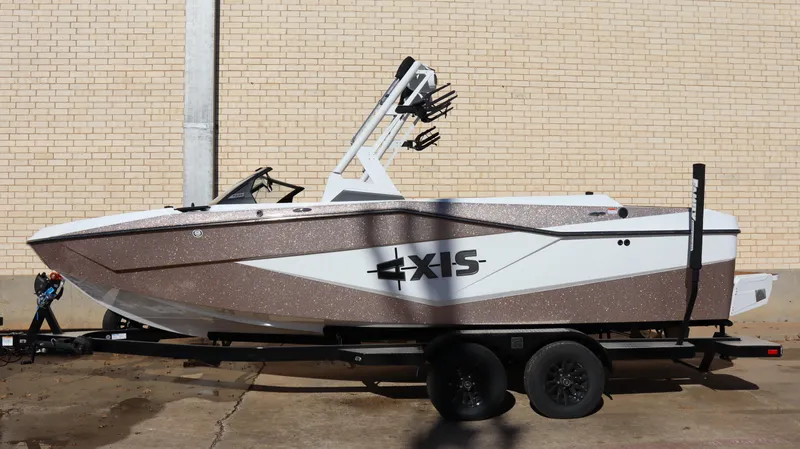 boat.Title