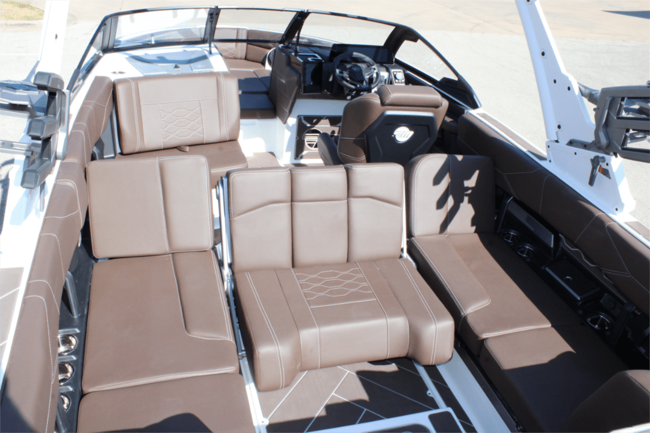2025 Malibu 23 LSV