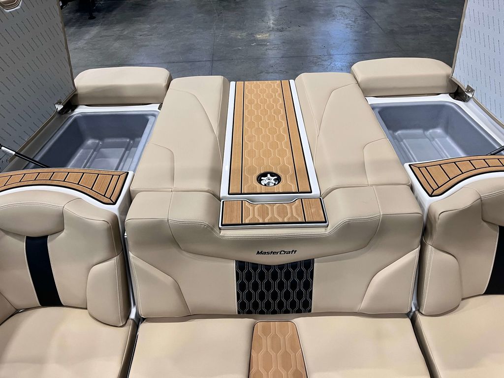 2025 MasterCraft XT23