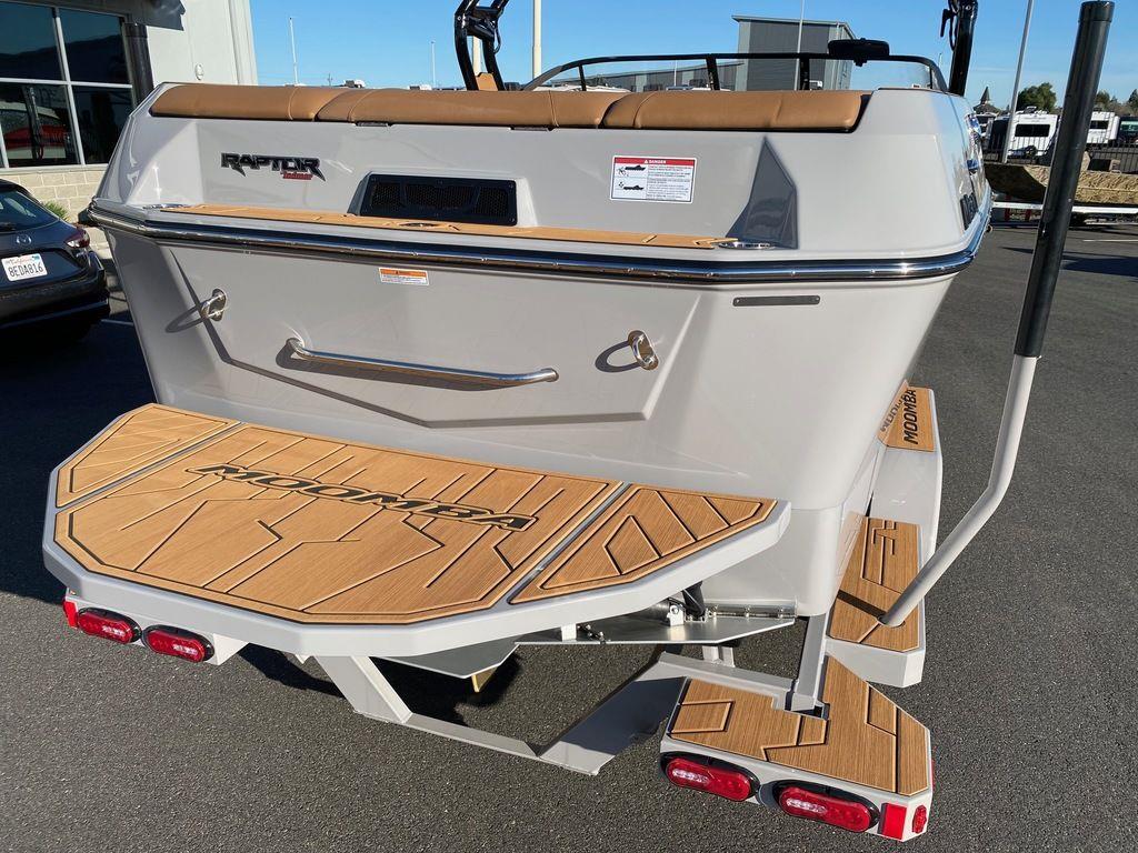2024 MOOMBA Max