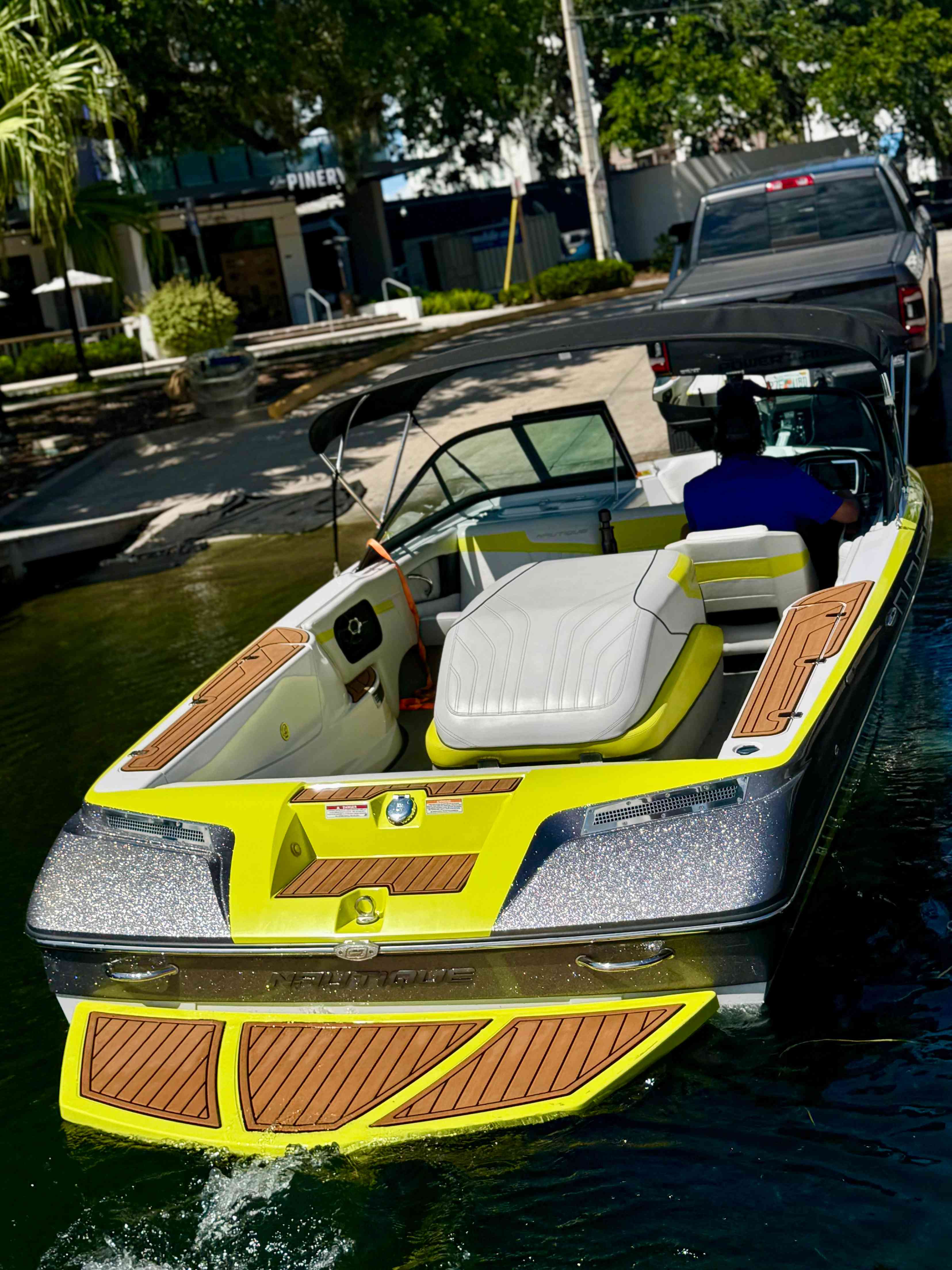 2015 Nautique 200