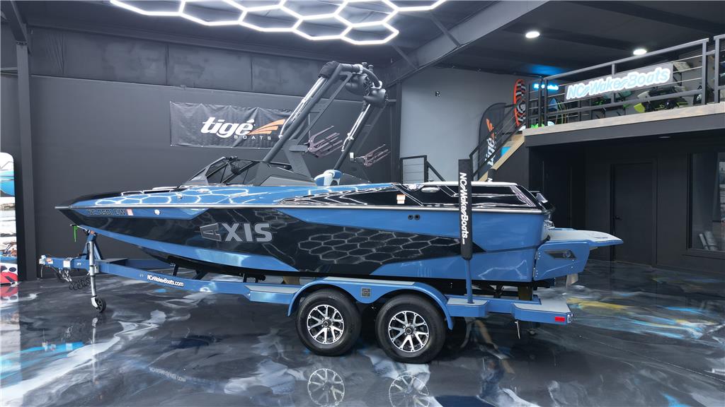 2021 Axis A20 ** Only 65 Hours ** Icon