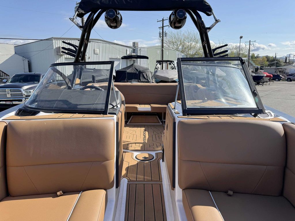 2024 MOOMBA Max