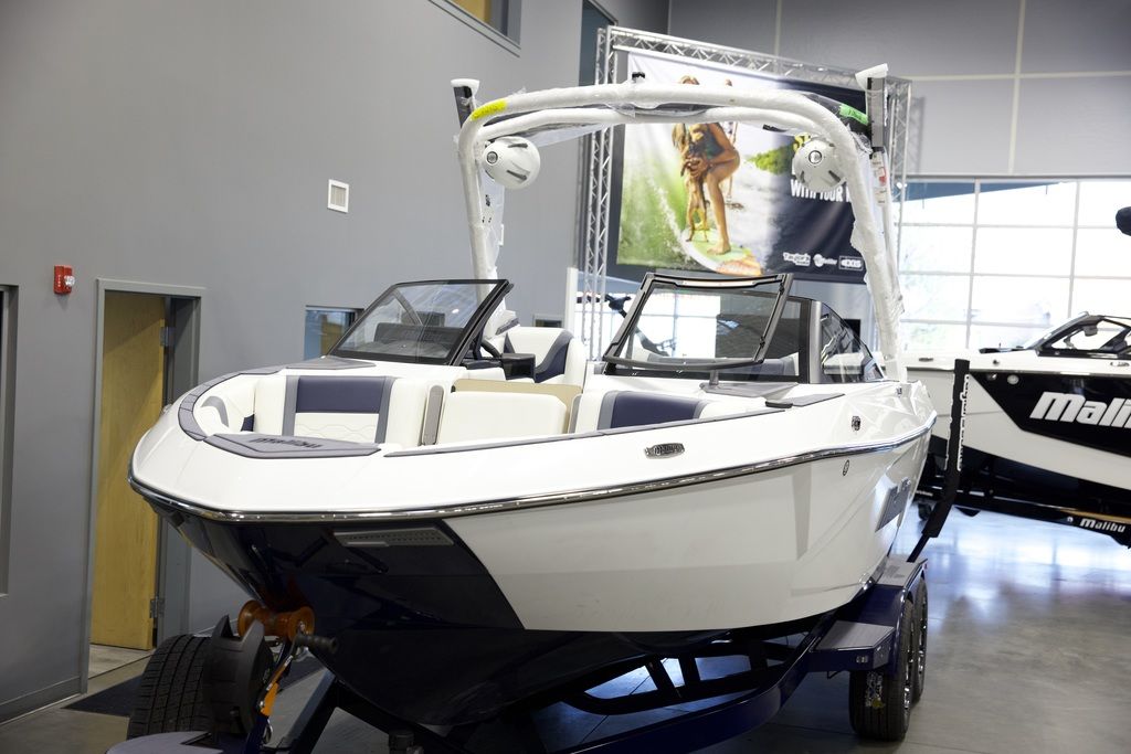 2025 Malibu Boats 23 LSV