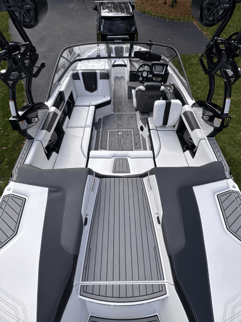2016 Nautique Super Air Nautique G21 – LOADED LOW HOURS