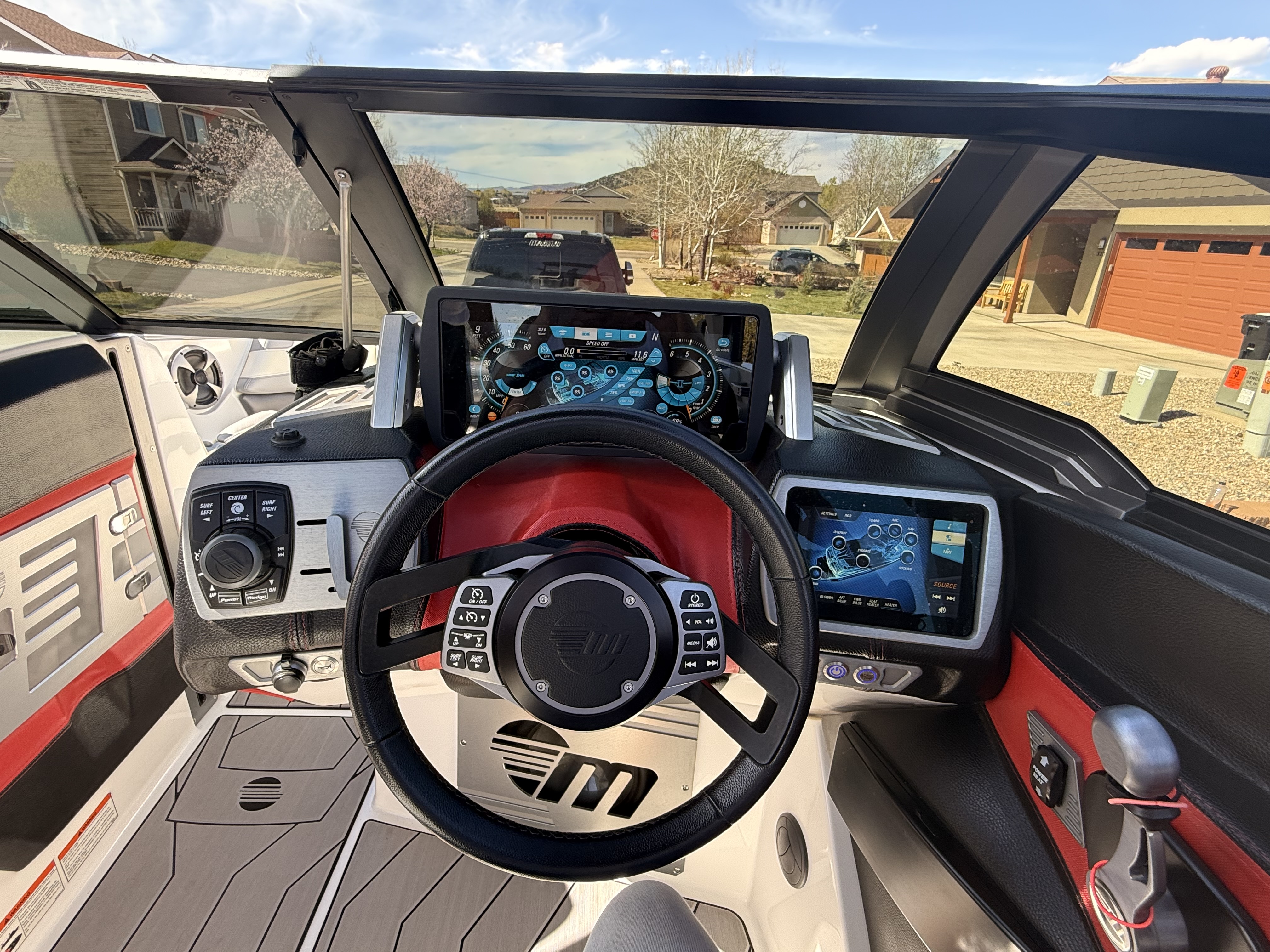 Malibu M235 