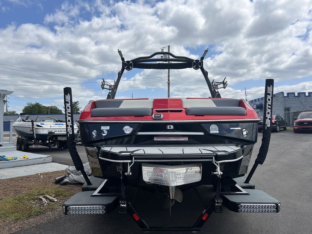 2021 Malibu Boats 22 LSV