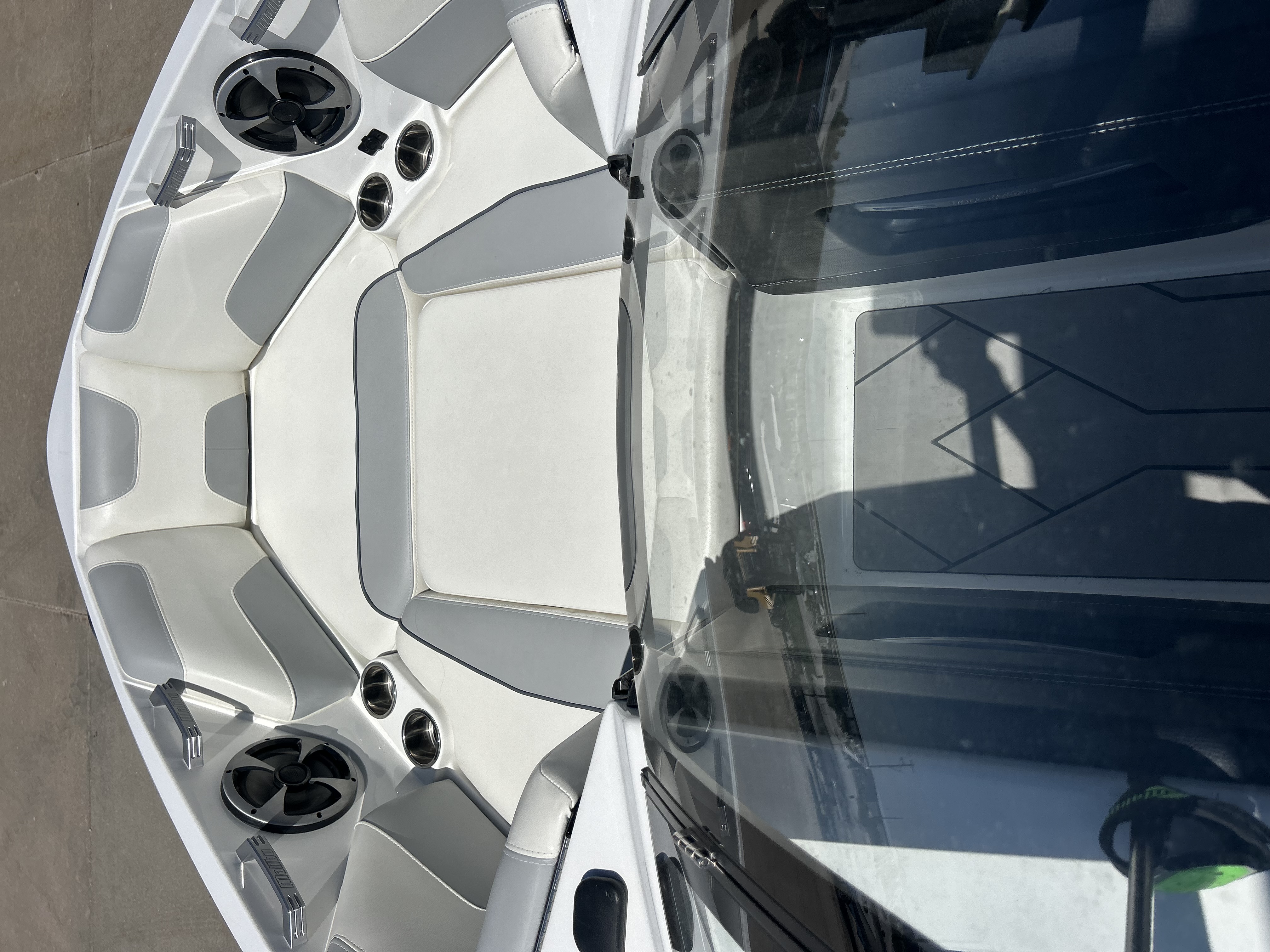 2020 Malibu 22 LSV Icon
