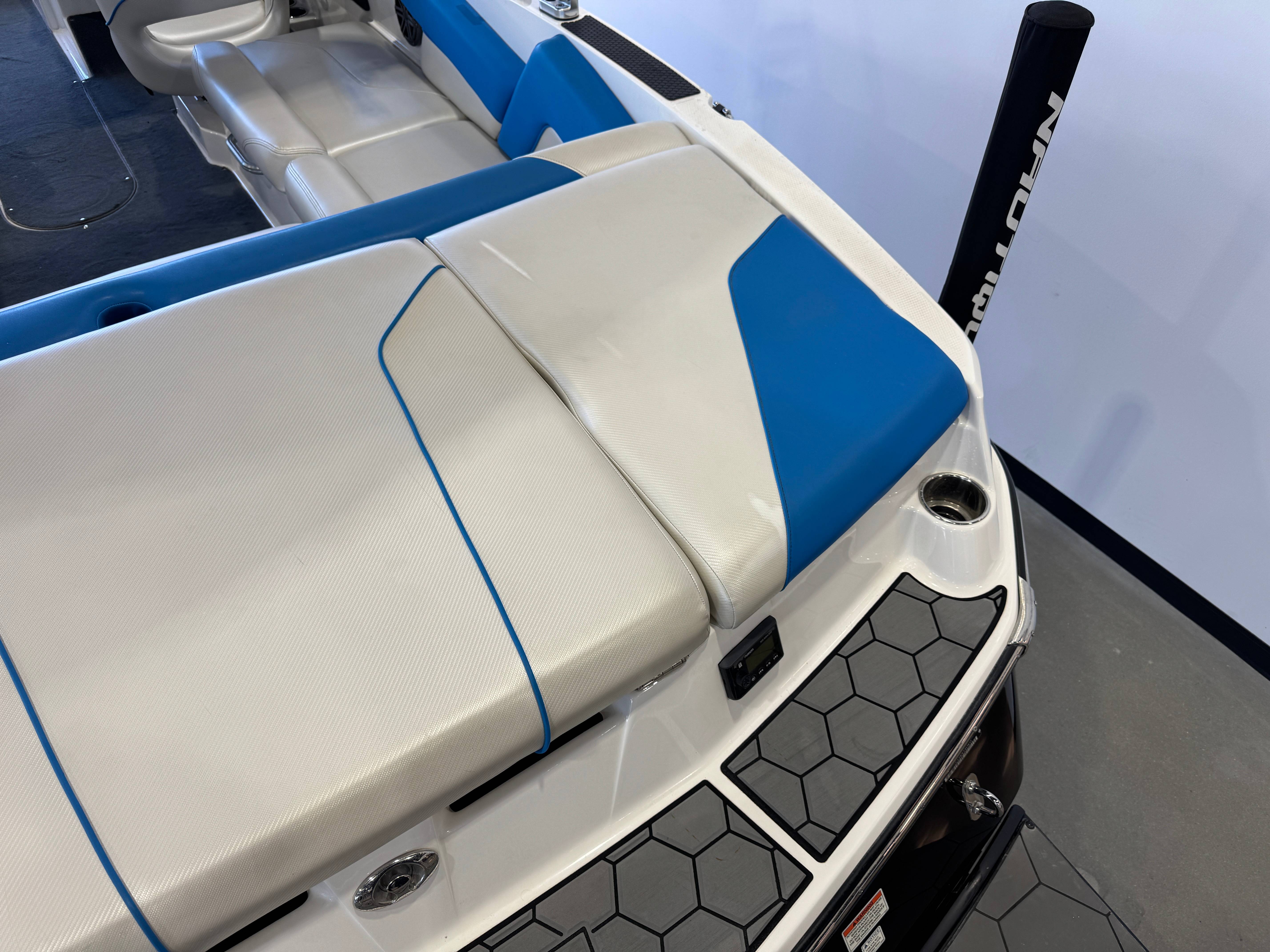 2017 MasterCraft NXT22