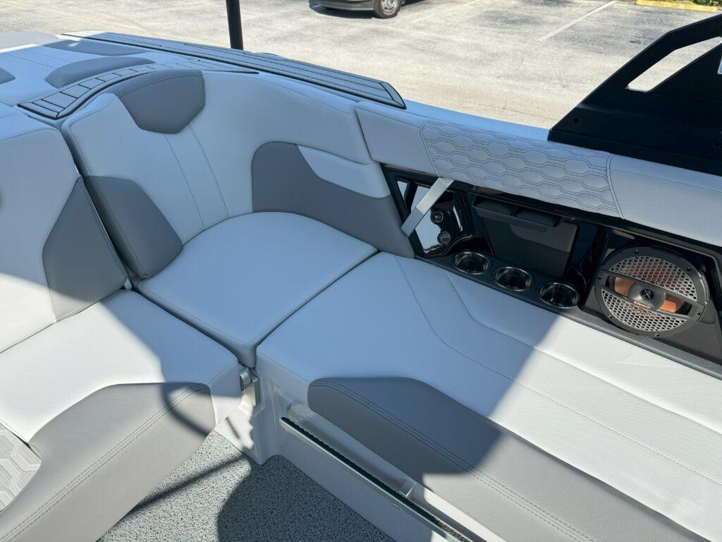 2024 MasterCraft XT22
