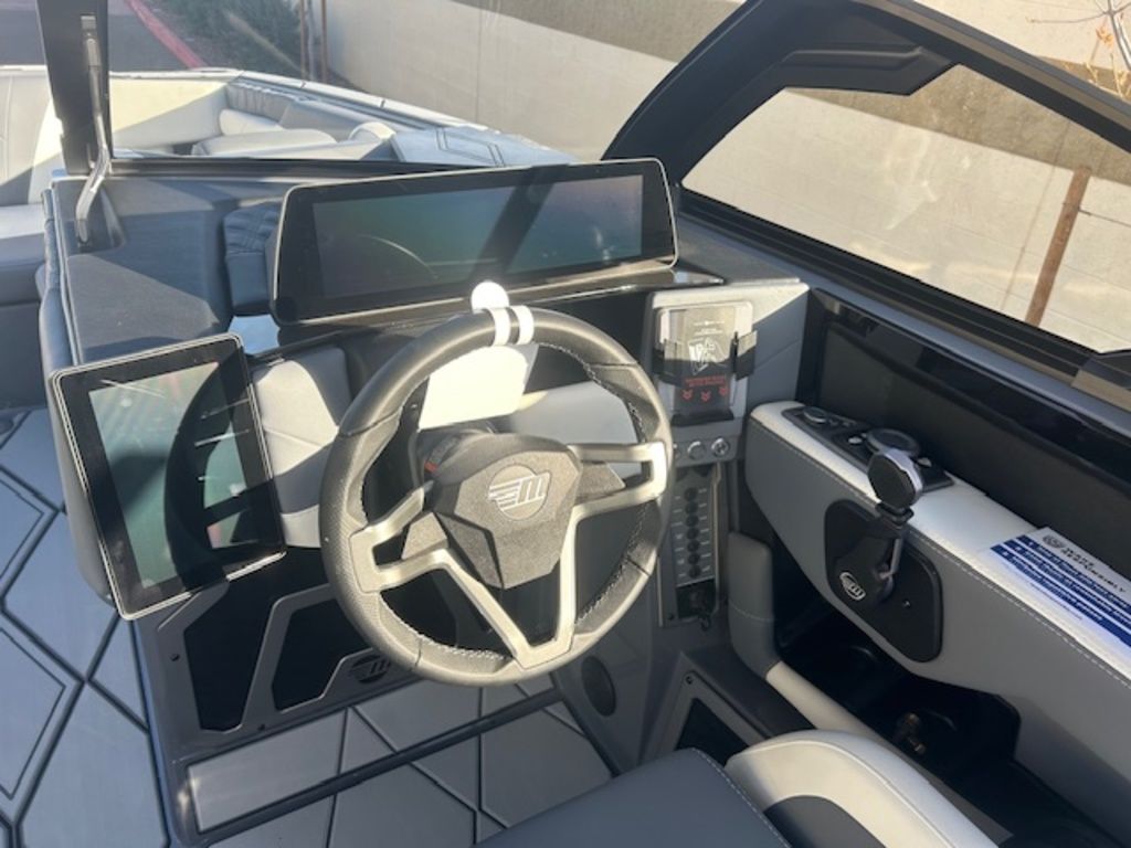 2025 Malibu Boats M230