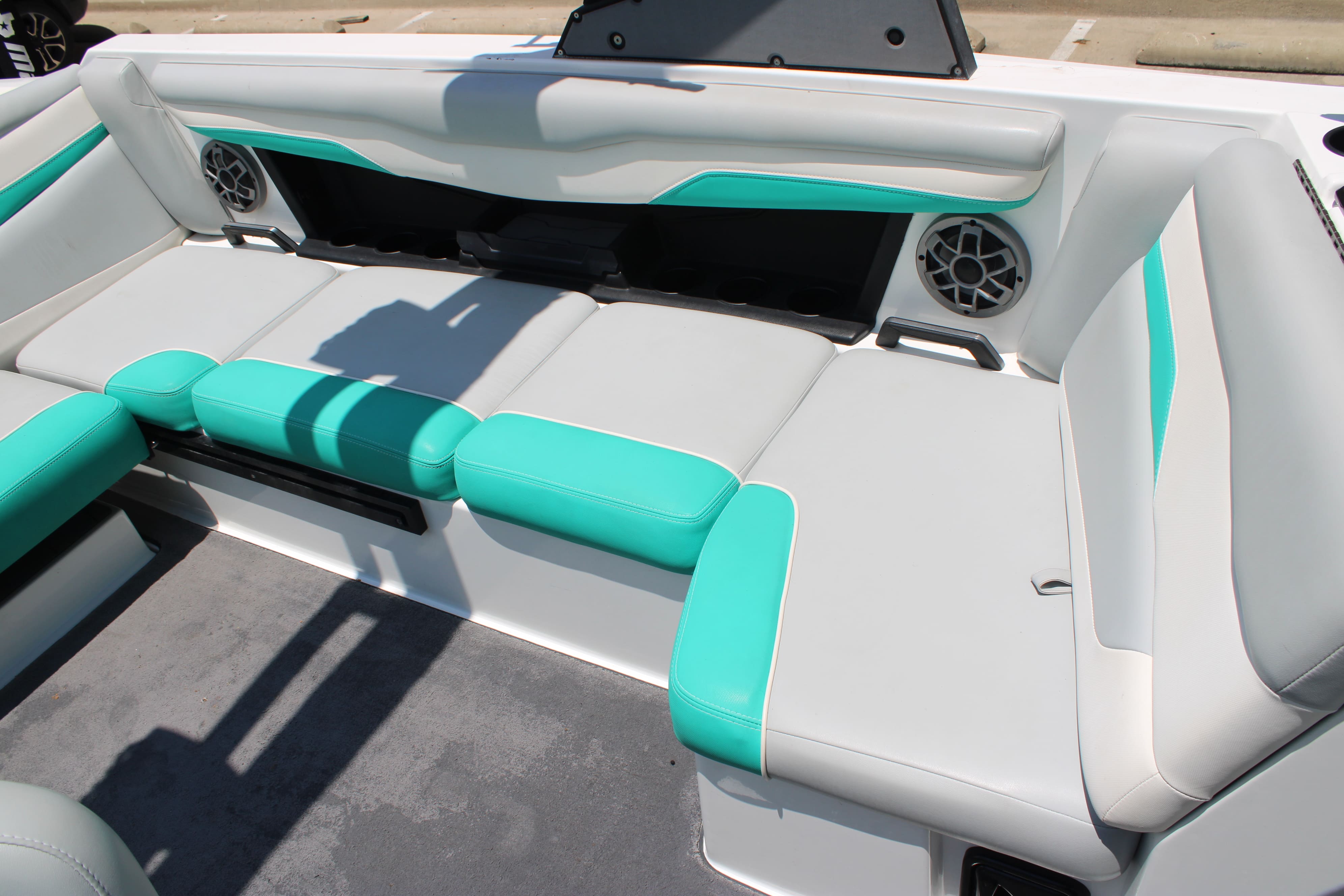 2023 Axis T220