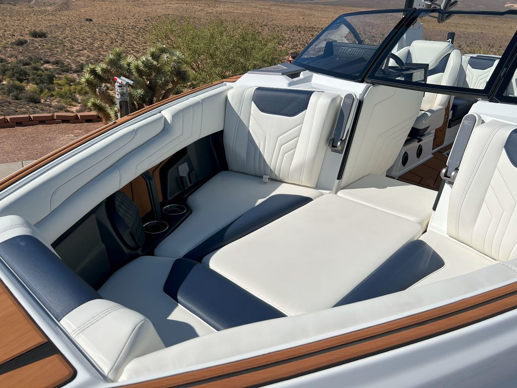 2025 Malibu Boats 25 LSV