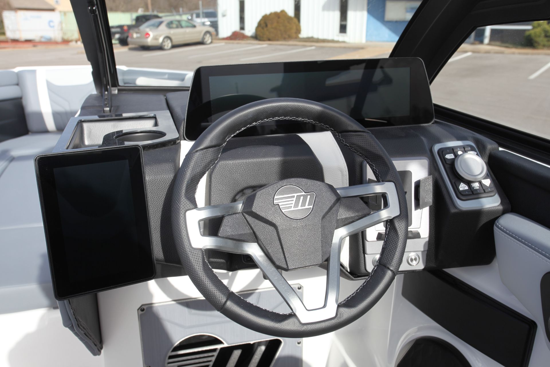  Malibu 25 LSV