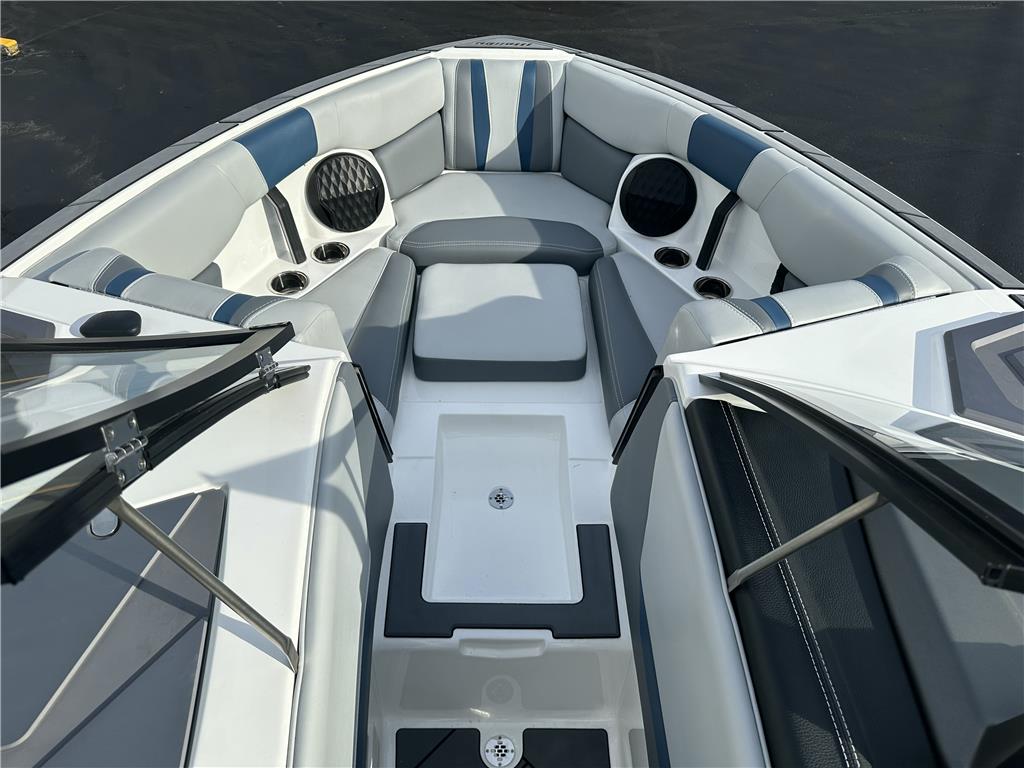 2023 Malibu 22 LSV WAKESETTER TB **Price Reduced**