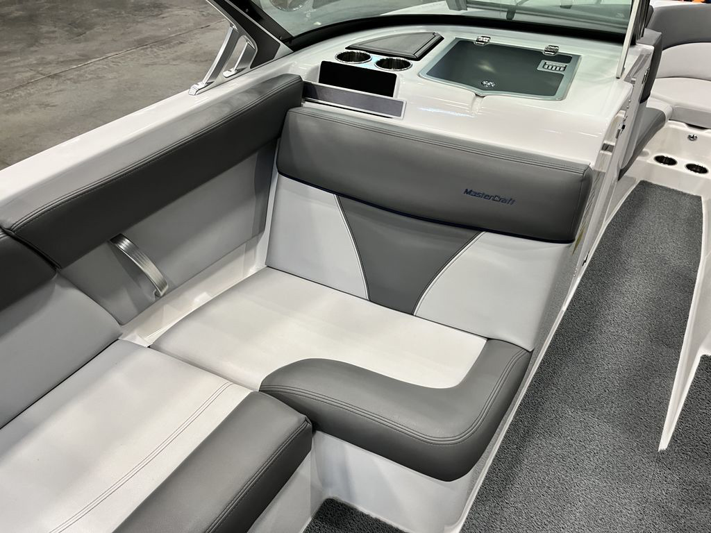 2019 MasterCraft XT23