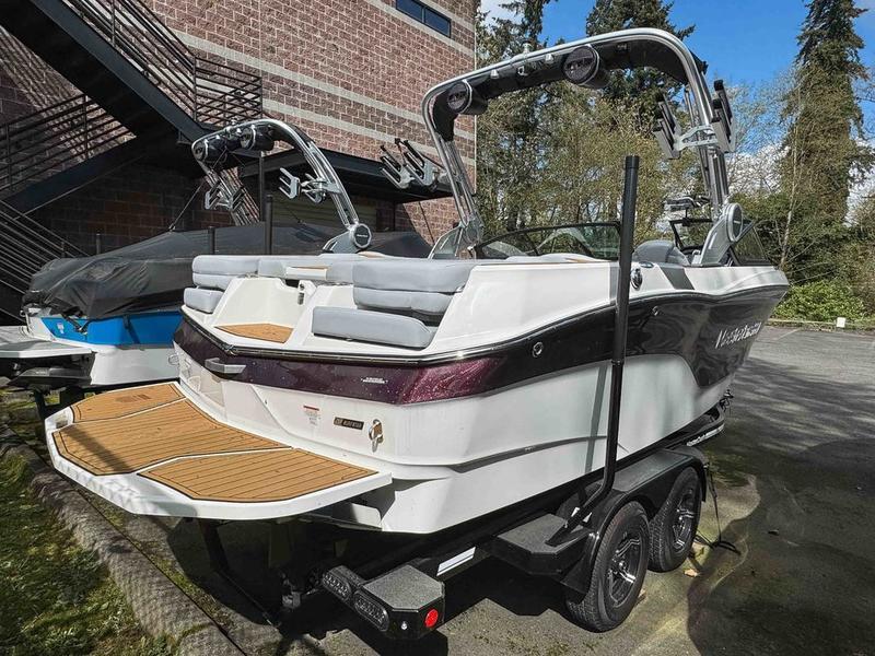 NEW 2024 MasterCraft XT22 T