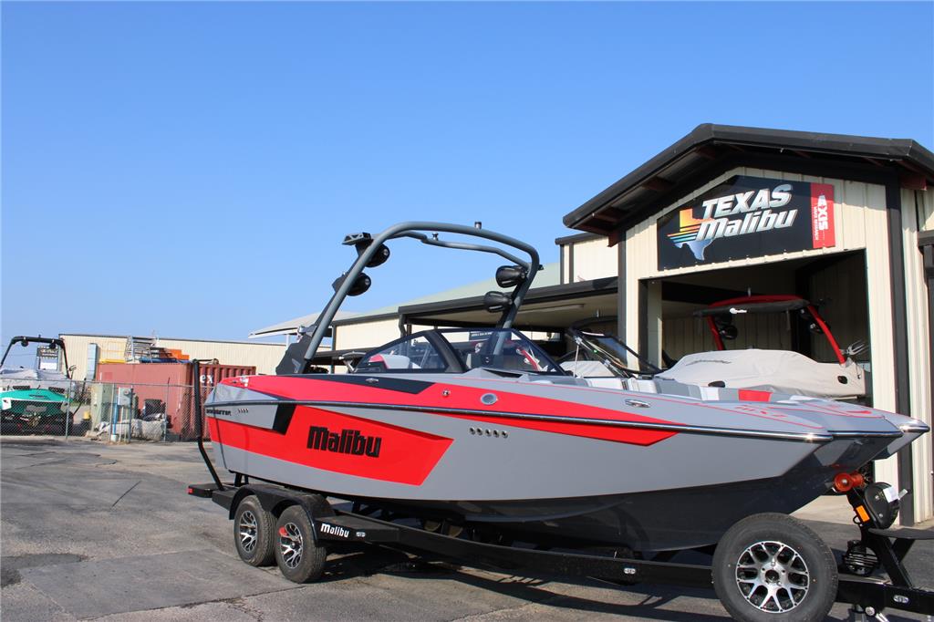 2023 Malibu 23 MXZ