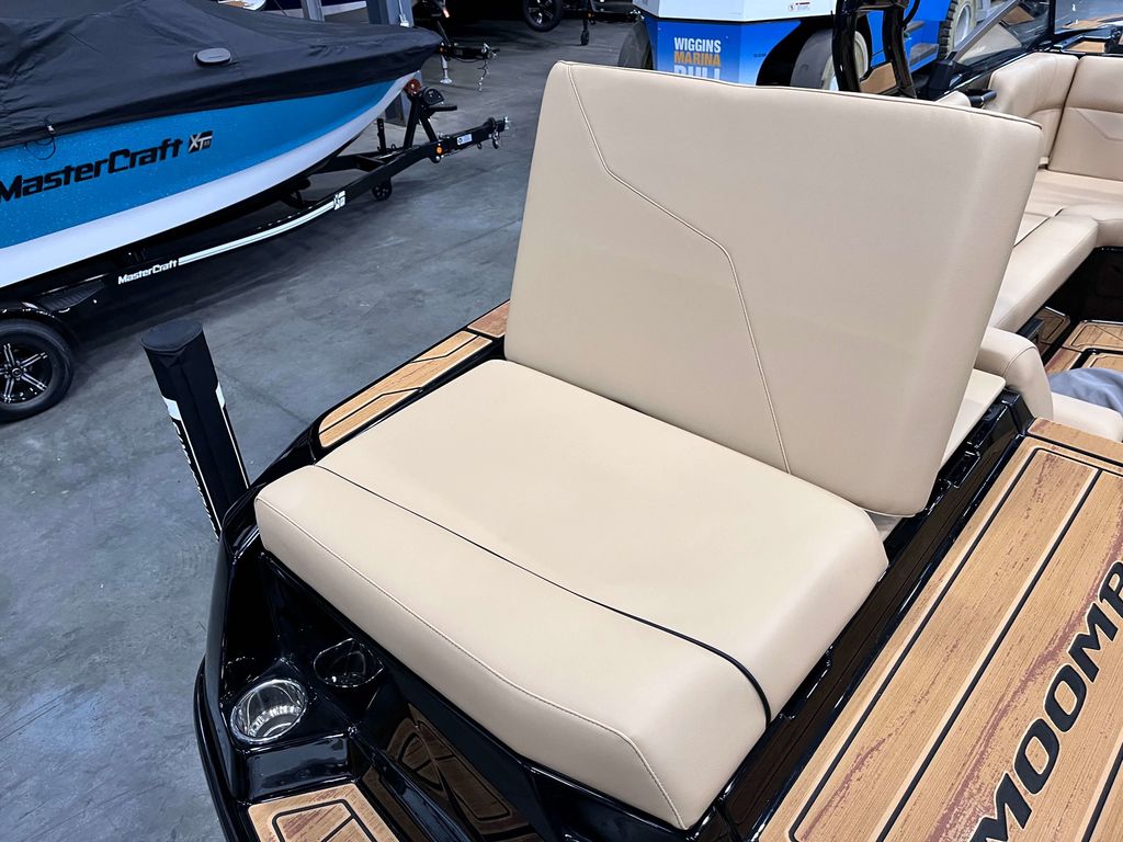 2025 MOOMBA Max