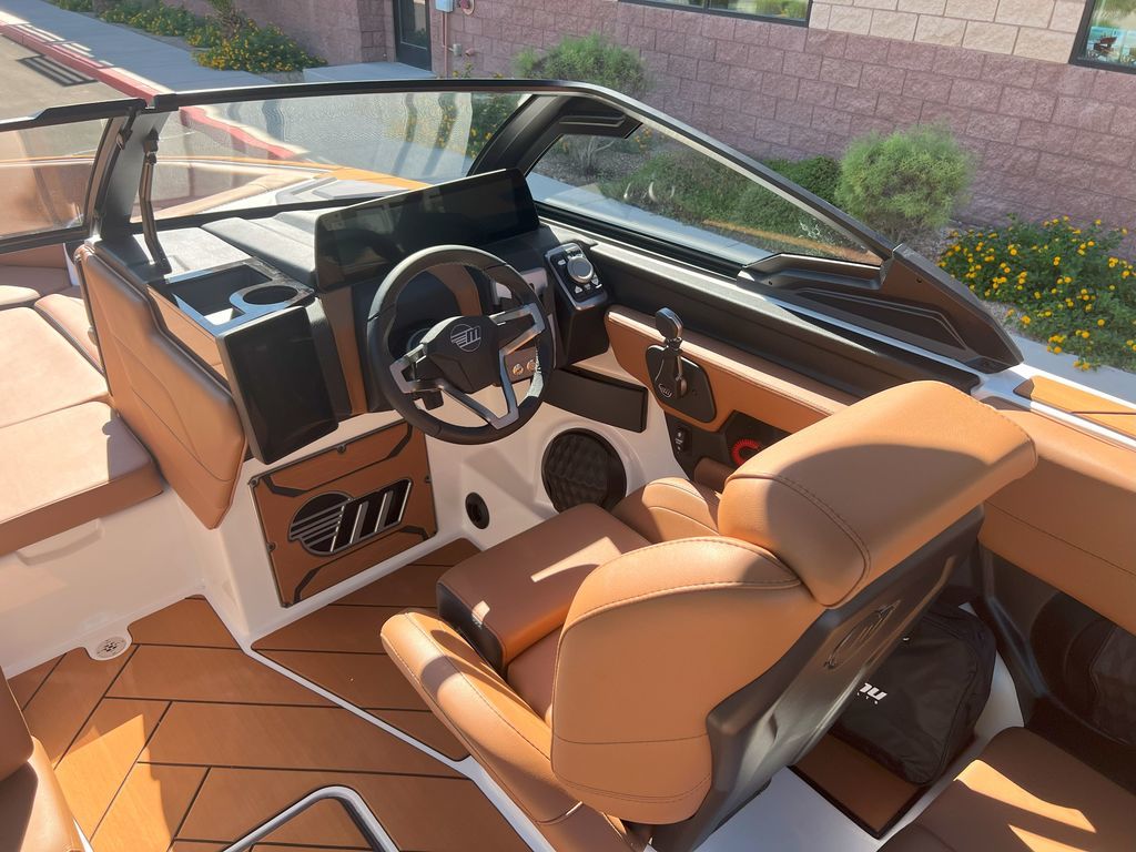 2025 Malibu Boats 23 LSV