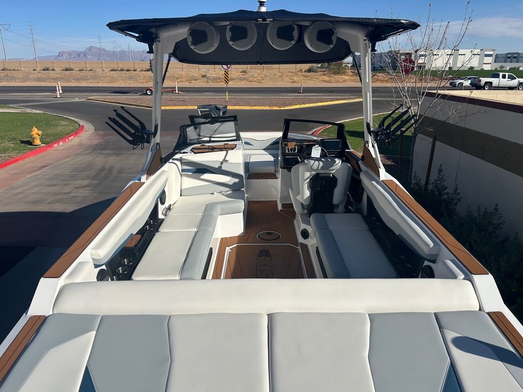 2025 Axis Wake Research T235