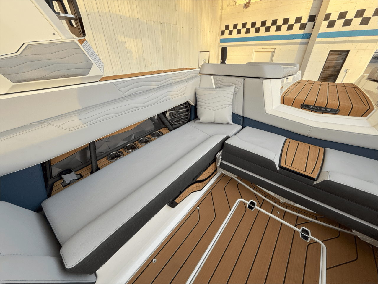 2025 Nautique G25