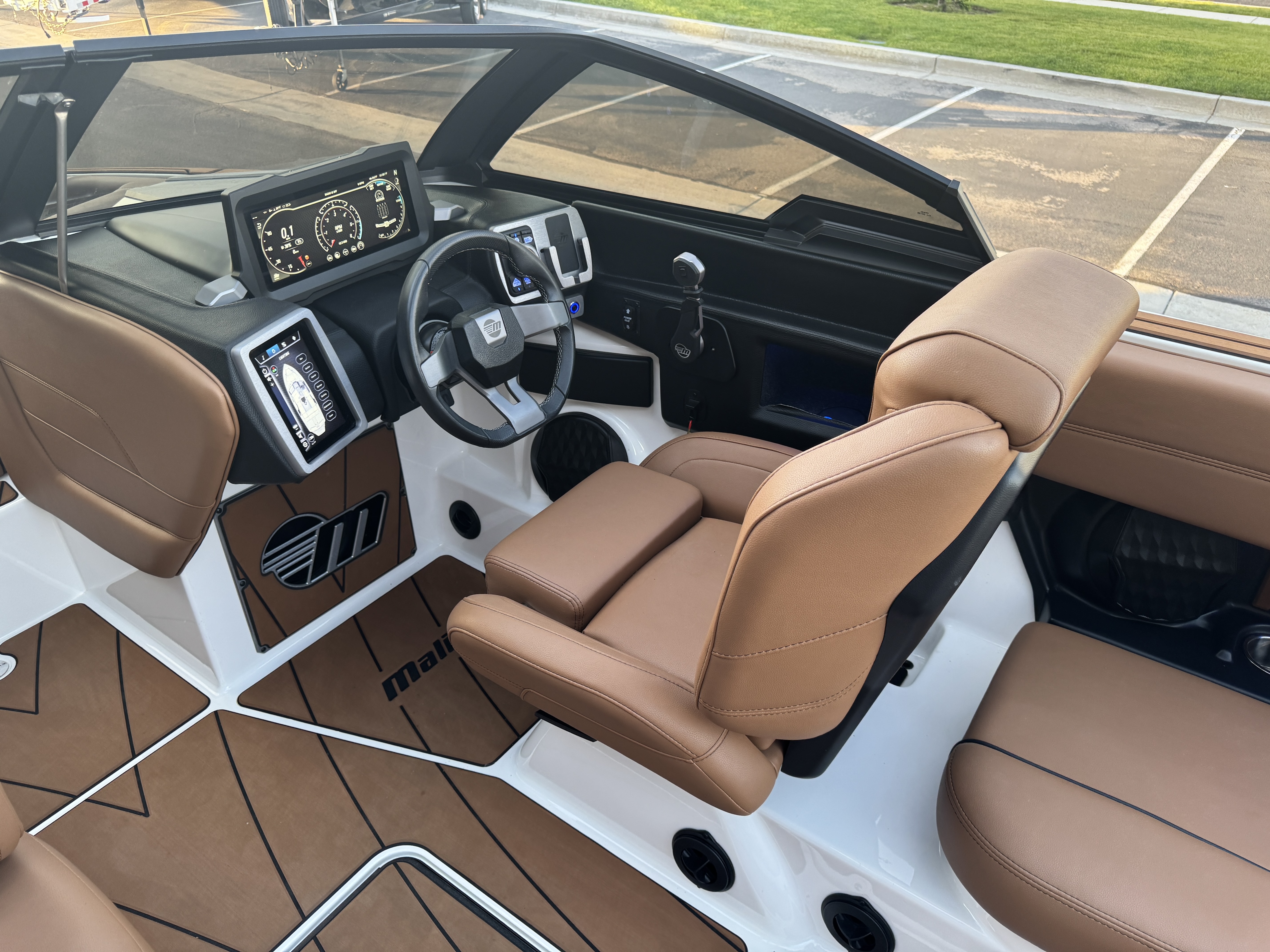 2023 Malibu 23 LSV Low Hours-fully Loaded Lt4