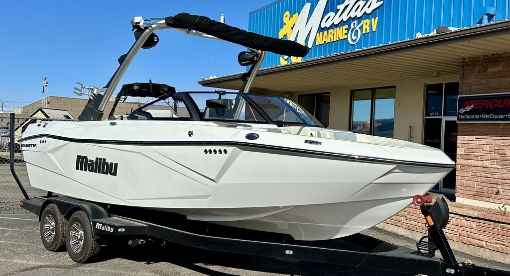 2024 Malibu Boats 23 LSV
