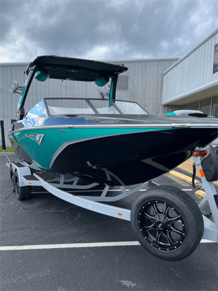 2024 Tige Z3. Vivid Paint!!