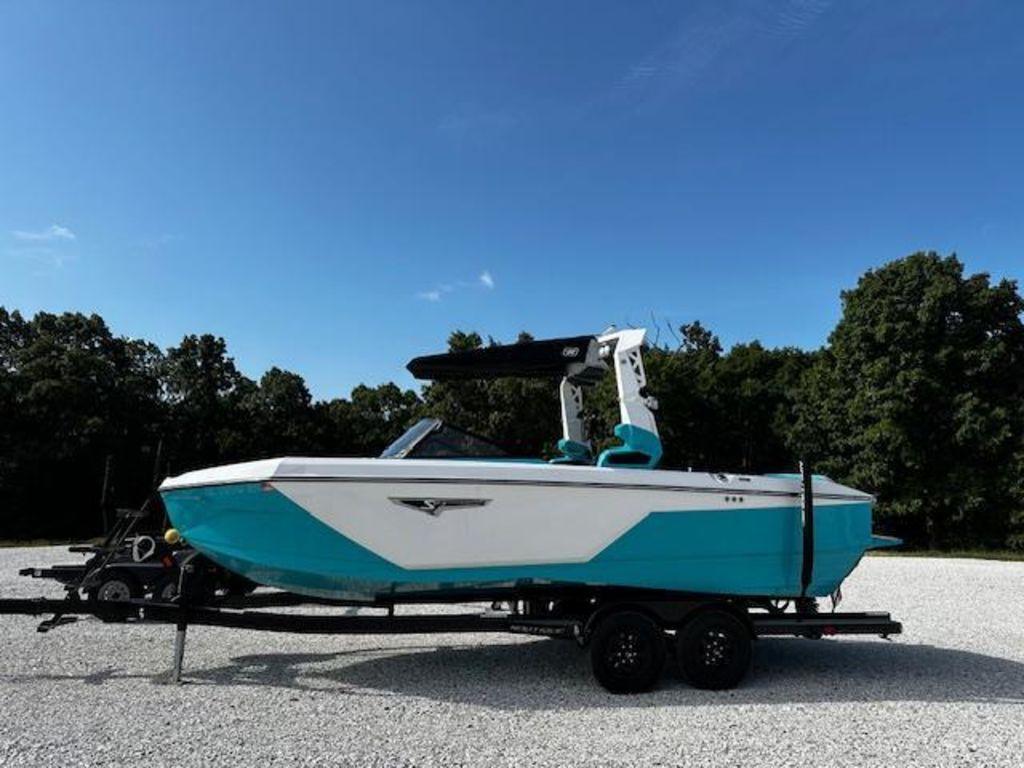 boat.Title