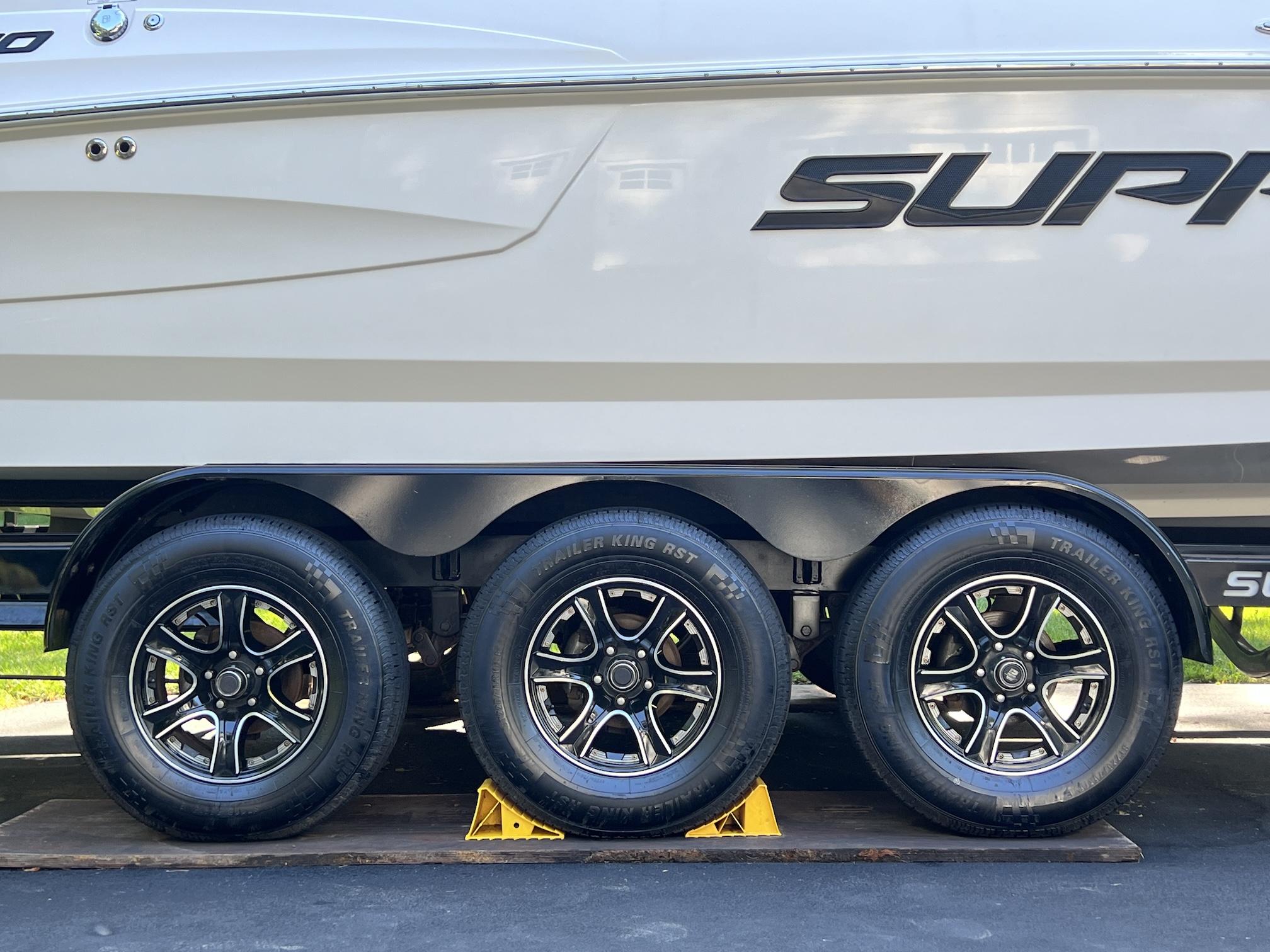2017 SUPRA SE 550, FULLY LOADED, FRESHWATER, 358 hours